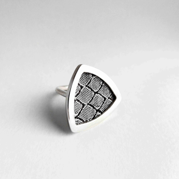 bague_zhen_-_argent_et_crin_de_cheval_tiss